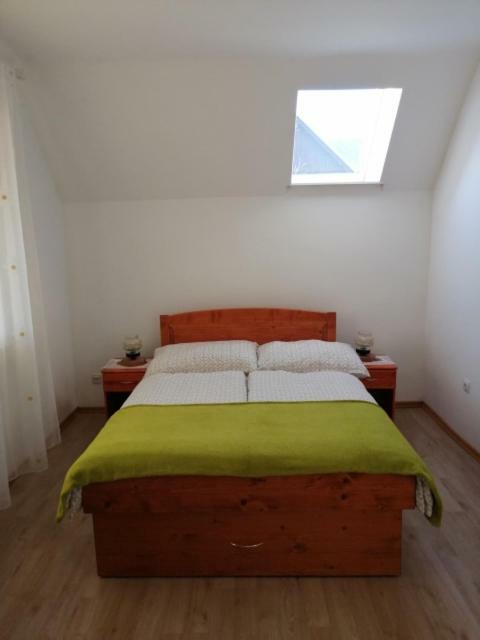 R&G Apartment Zirovnica Εξωτερικό φωτογραφία